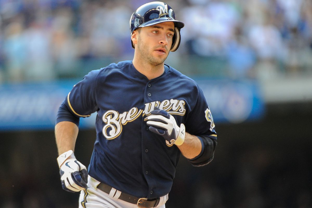 Jogging at a leisurely pace, Ryan Braun steals 2nd base on the Pirates.