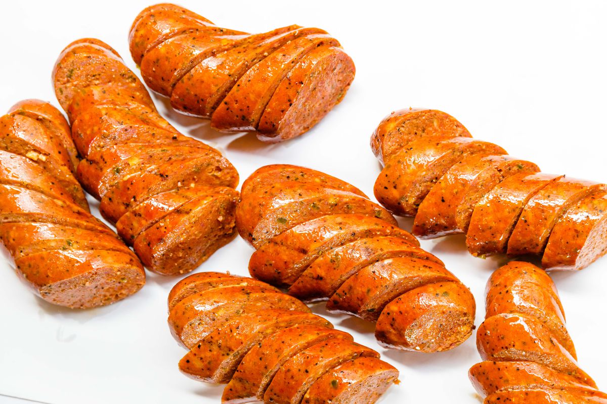 Sliced cheddar jalapeño sausage