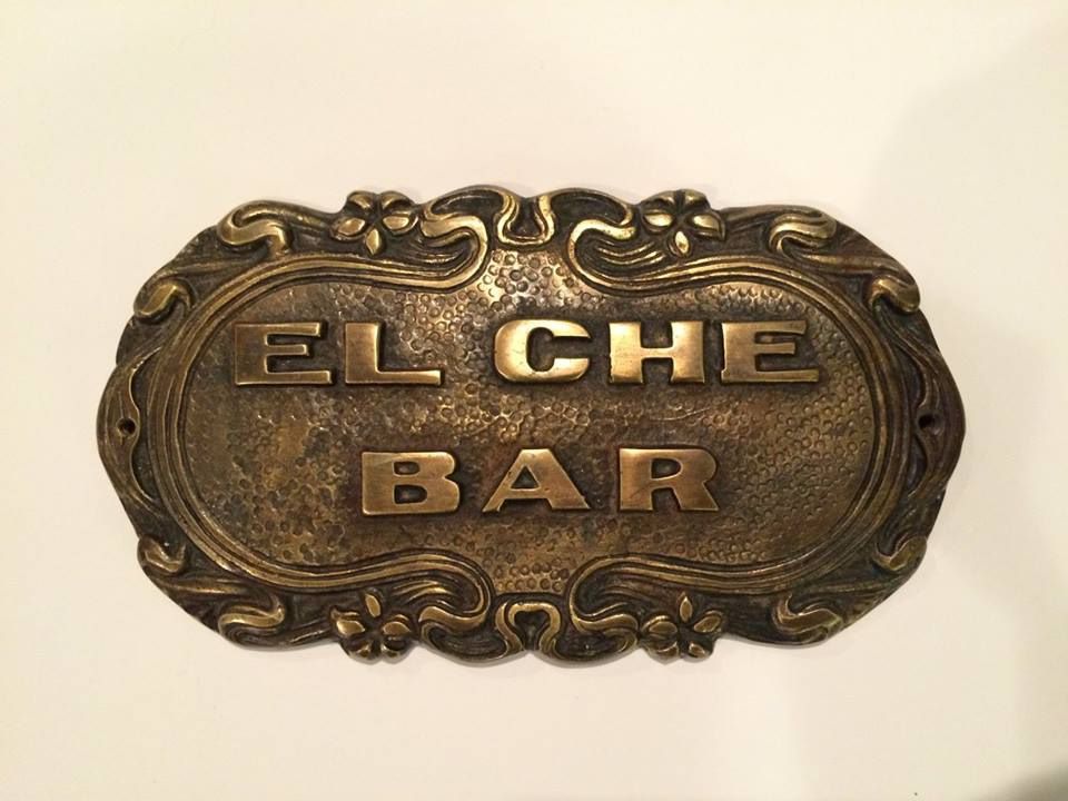 [Photo: El Che Bar]