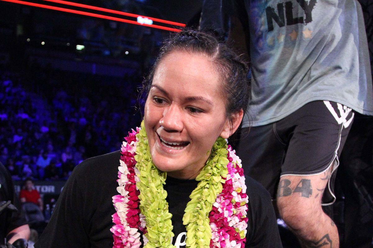 MMA: Bellator 186-Ilima Macfarlane vs Emily Ducote