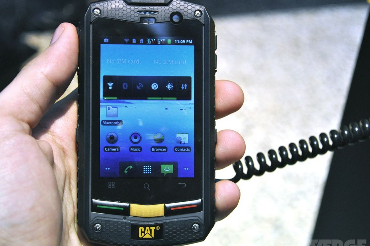 Gallery Photo: Caterpillar CAT B10 rugged smartphone hands-on pictures
