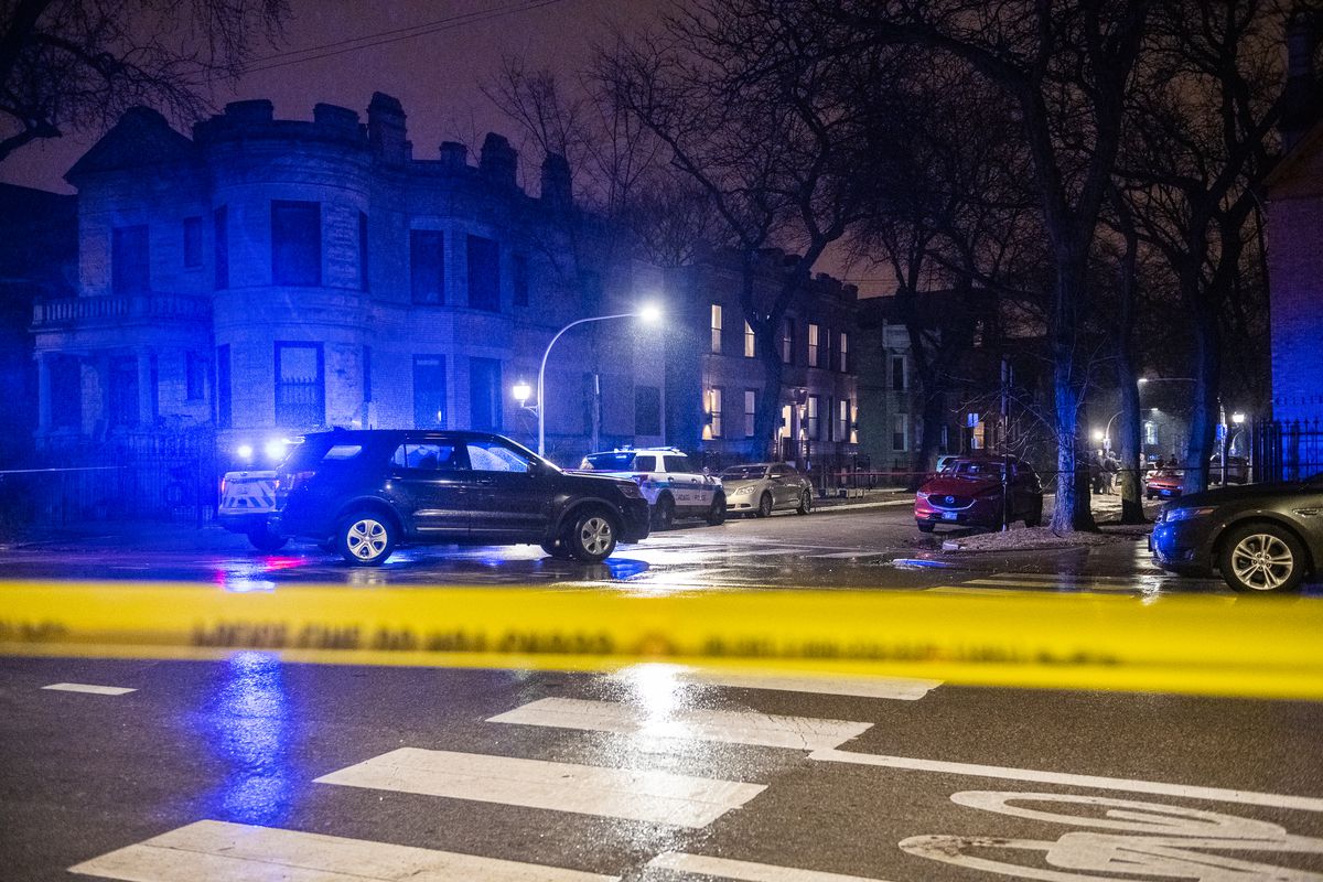 Chicago police on scene where a police officer was shot Saturday night in the 2700 block of West Potomac in the Humboldt Park Neighborhood. | Tyler LaRiviere/Sun-Times