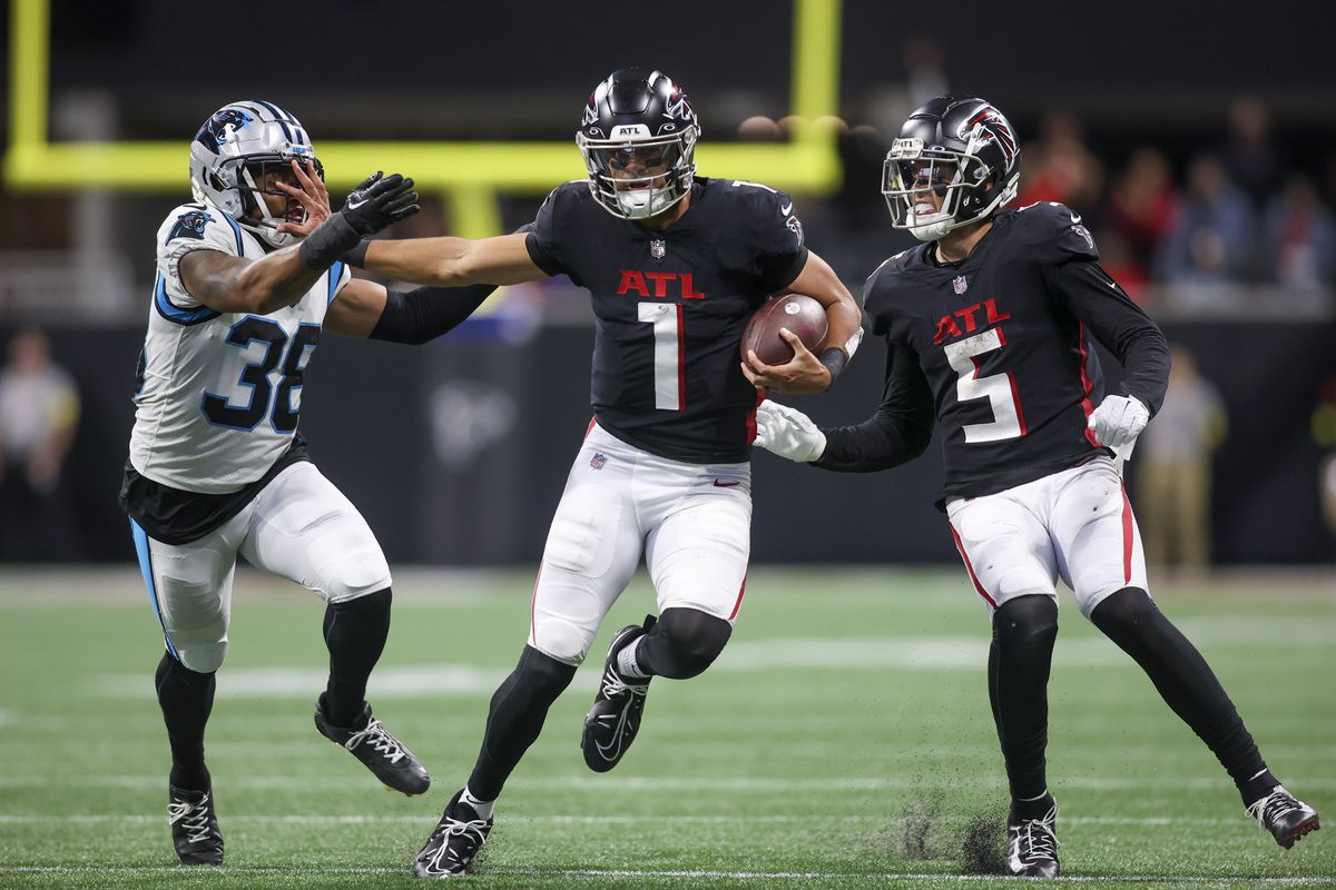falcons panthers thursday night