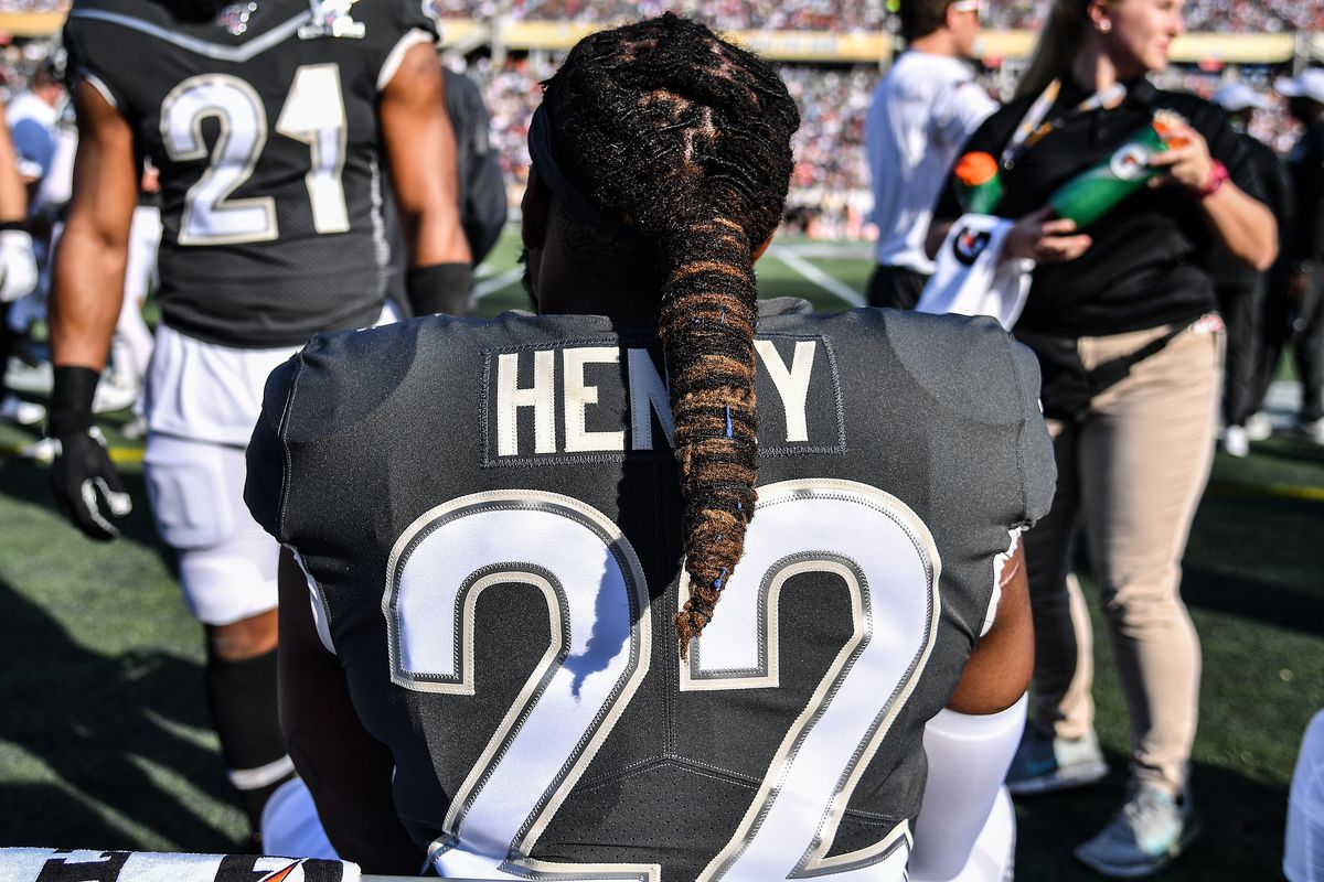 A detailed view of the hairstyle of Derrick Henry #22 of the Tennessee Titans during the 2020 NFL Pro Bowl at Camping World Stadium on January 26, 2020 in Orlando, Florida.