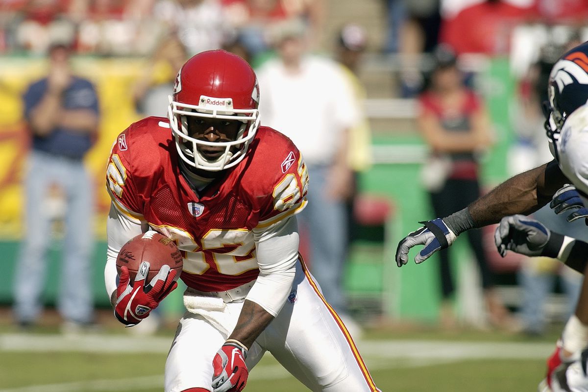 Dante Hall looks for an opening on his punt return