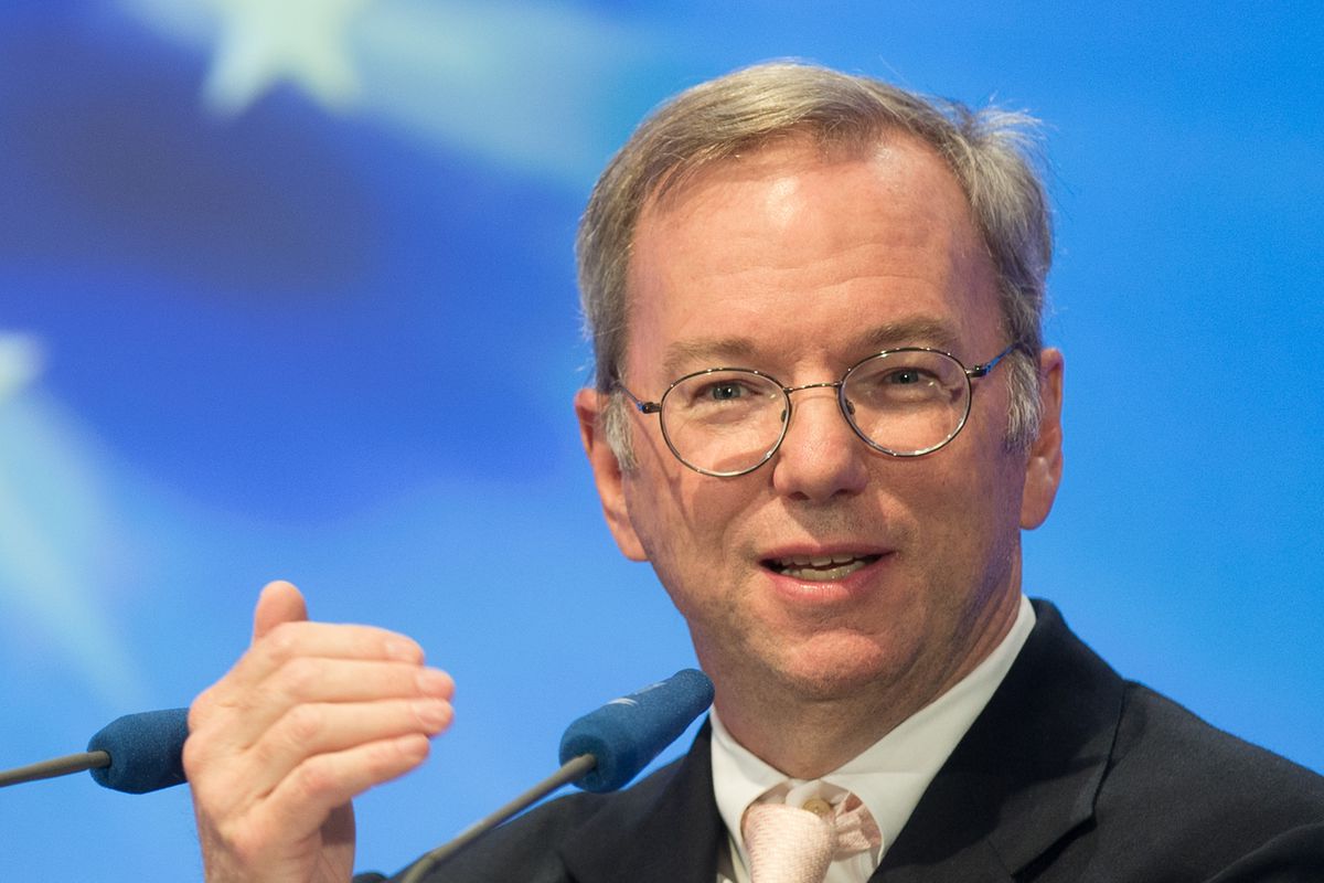 Former Google CEO Eric Schmidt will leave Alphabet's board after 18 years -  The Verge