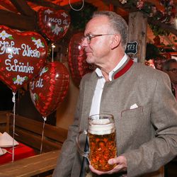 Karl-Heinz Rummenigge pondering Bayern’s next record payout for an Oktoberfest balloon.