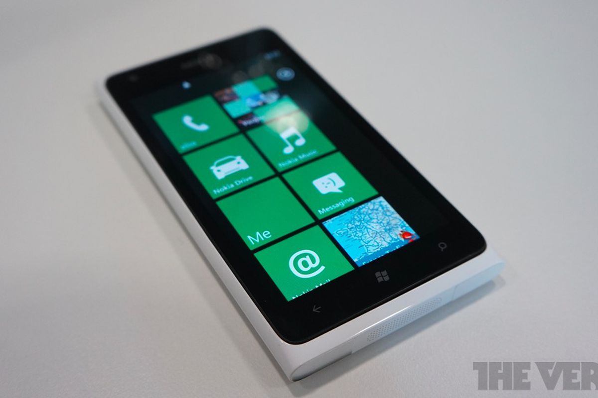 Gallery Photo: Nokia Lumia 900 in white, hands-on photos