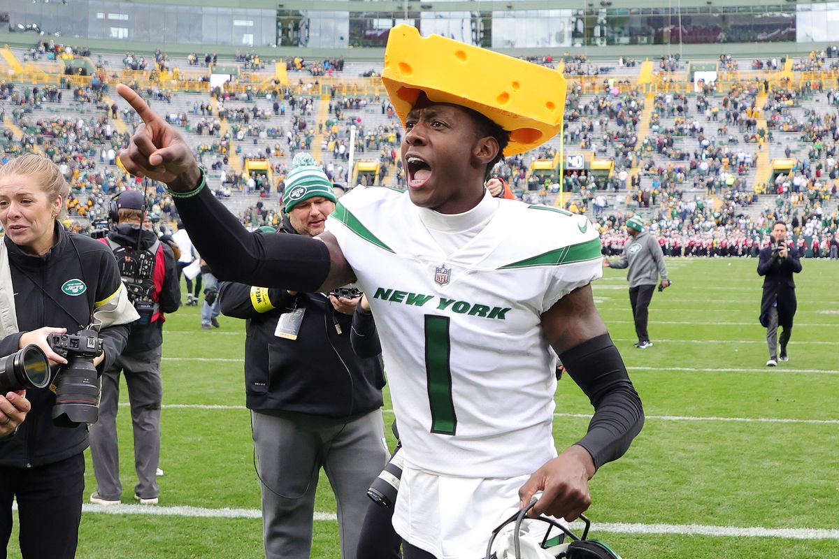 Sauce Gardner taunted the Packers by wearing a cheesehead after Jets' upset win - SBNation.com