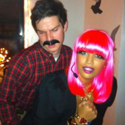 @kimmieanderson didn't just make her own <a href="http://twitter.com/#!/kimmieanderson/status/131035291518640128/photo/1" rel="nofollow">Nicki Minaj costume</a>, she even created DIY cheetah lipstick.