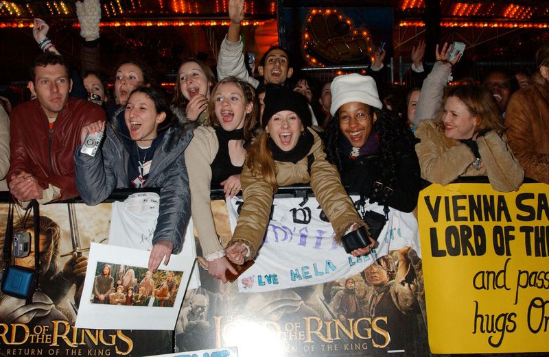 Lord Of The Rings: Return Of The King Premiere At The Odeon Cinema L In Leicester Square, London, Fans