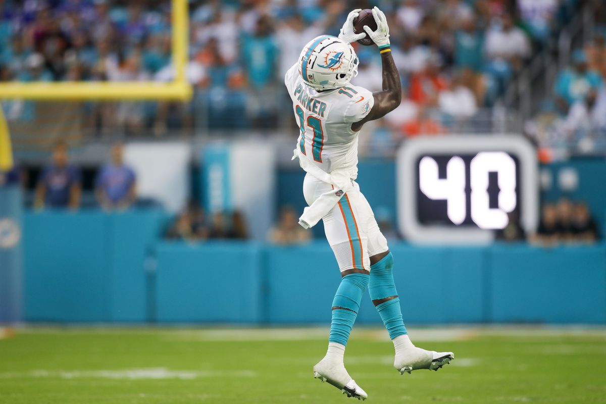 Miami Dolphins wide receiver DeVante Parker (11) catches the football during the second quarter of the game against the Buffalo Bills at Hard Rock Stadium.