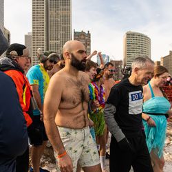 First wave of participants get ready to take the plunge on Saturday. | Tyler LaRiviere/Sun-Times