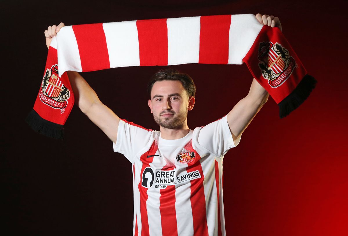 Sunderland Unveil New Signing Patrick Roberts