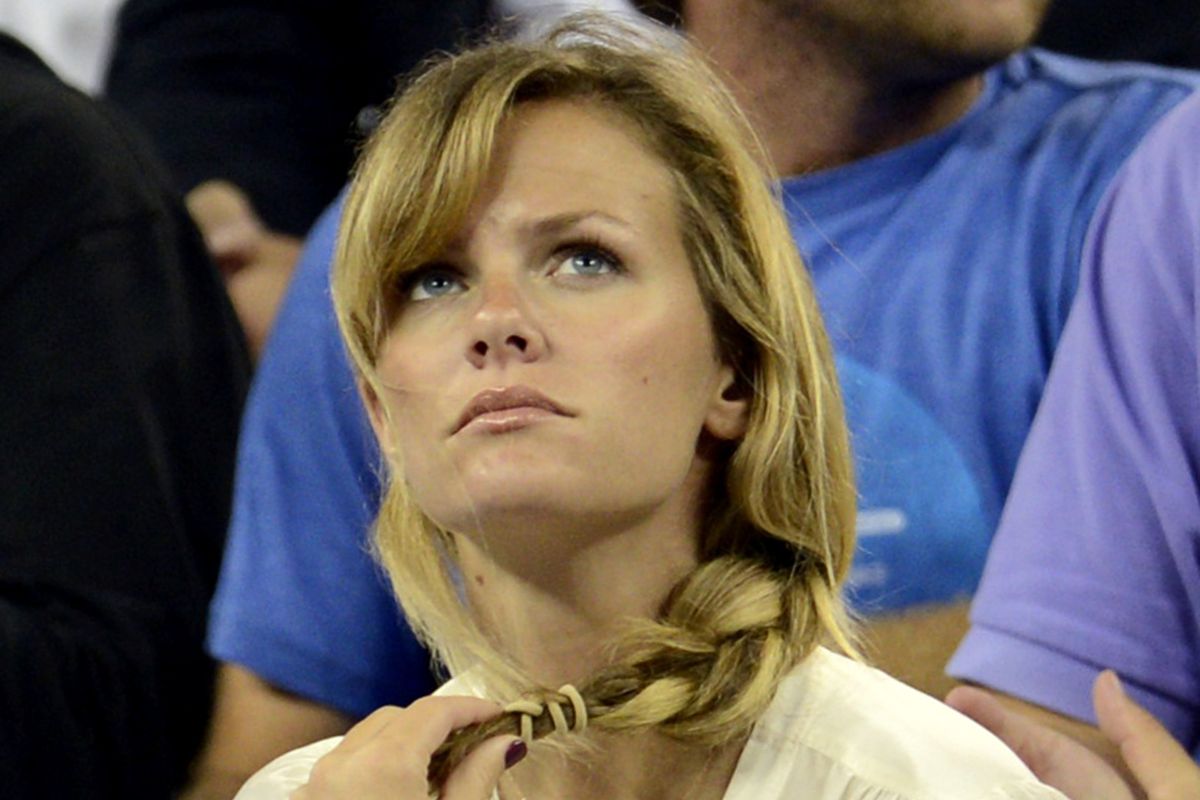 I could either use that press conference photo of the Fab 5, or Brooklyn Decker. Your choice.