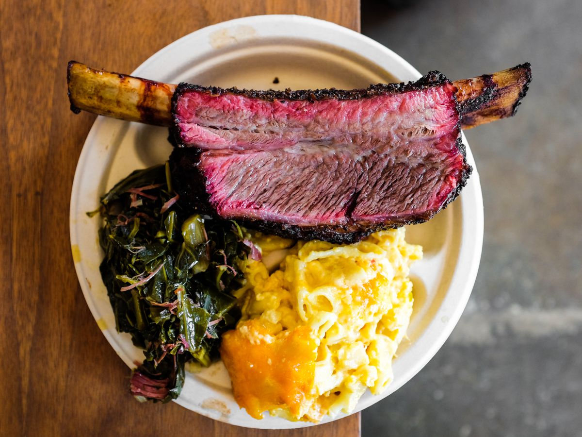 Beef rib plate at Smokin’ Woods