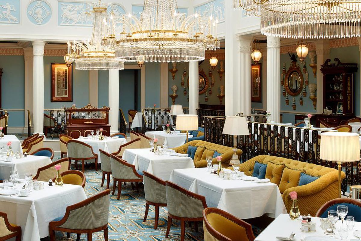 The ornate old-school dining room of Céleste at the Lanesborough