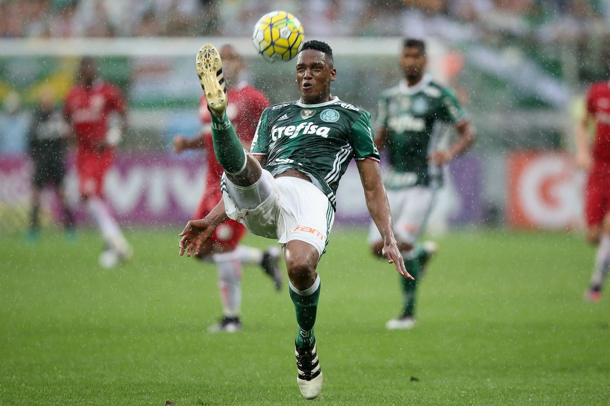 Palmeiras v Internacional - Brasileirao Series A 2016