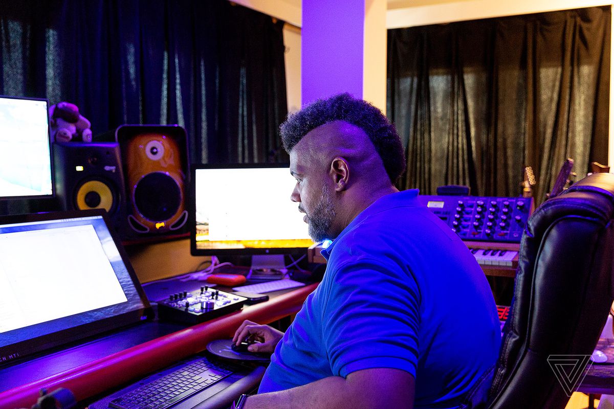 How Grammywinning producer Oak Felder turns his laptop