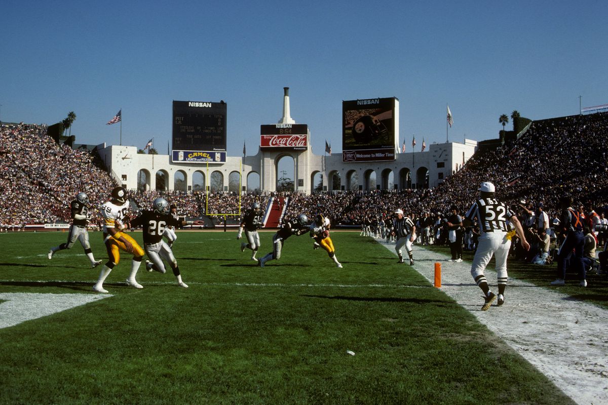 1983 AFC Divisional Playoffs: Pittsburgh Steelers v Los Angeles Raiders