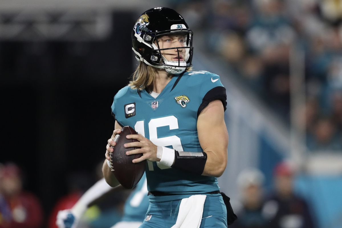 JACKSONVILLE, FLORIDA - JANUARY 07: Trevor Lawrence #16 of the Jacksonville Jaguars drops back to pass during the first half against the Tennessee Titans at TIAA Bank Field on January 07, 2023 in Jacksonville, Florida.