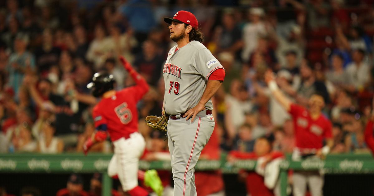 6-run 8th inning dooms Reds in 8-2 loss to Red Sox
