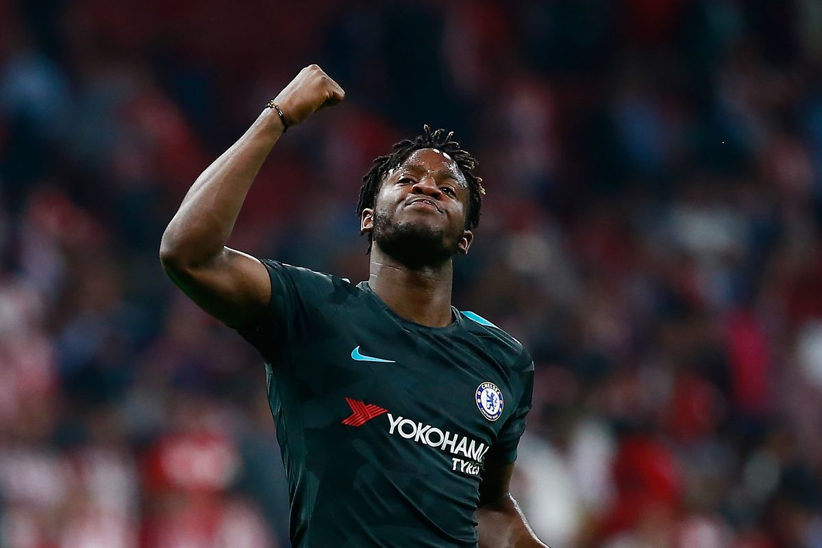 MADRID, SPAIN - SEPTEMBER 27: Michy Batshuayi of Chelsea celebrates during the UEFA Champions League group C match between Atletico Madrid and Chelsea FC at Estadio Wanda Metropolitano on September 27, 2017 in Madrid, Spain.  (Photo by Gonzalo Arroyo Moreno/Getty Images)