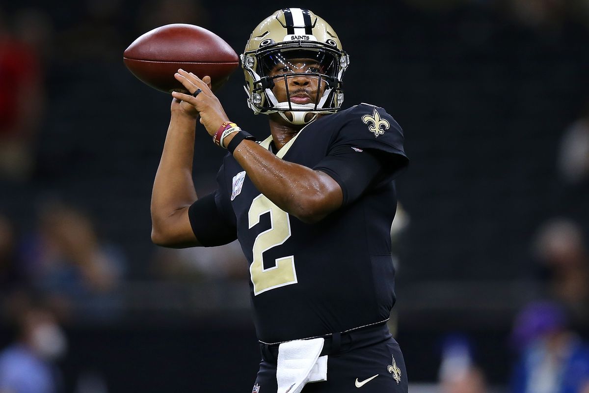 Jameis Winston #2 of the New Orleans Saints throws the ball against the New York Giants during a game at the Caesars Superdome on October 03, 2021 in New Orleans, Louisiana.