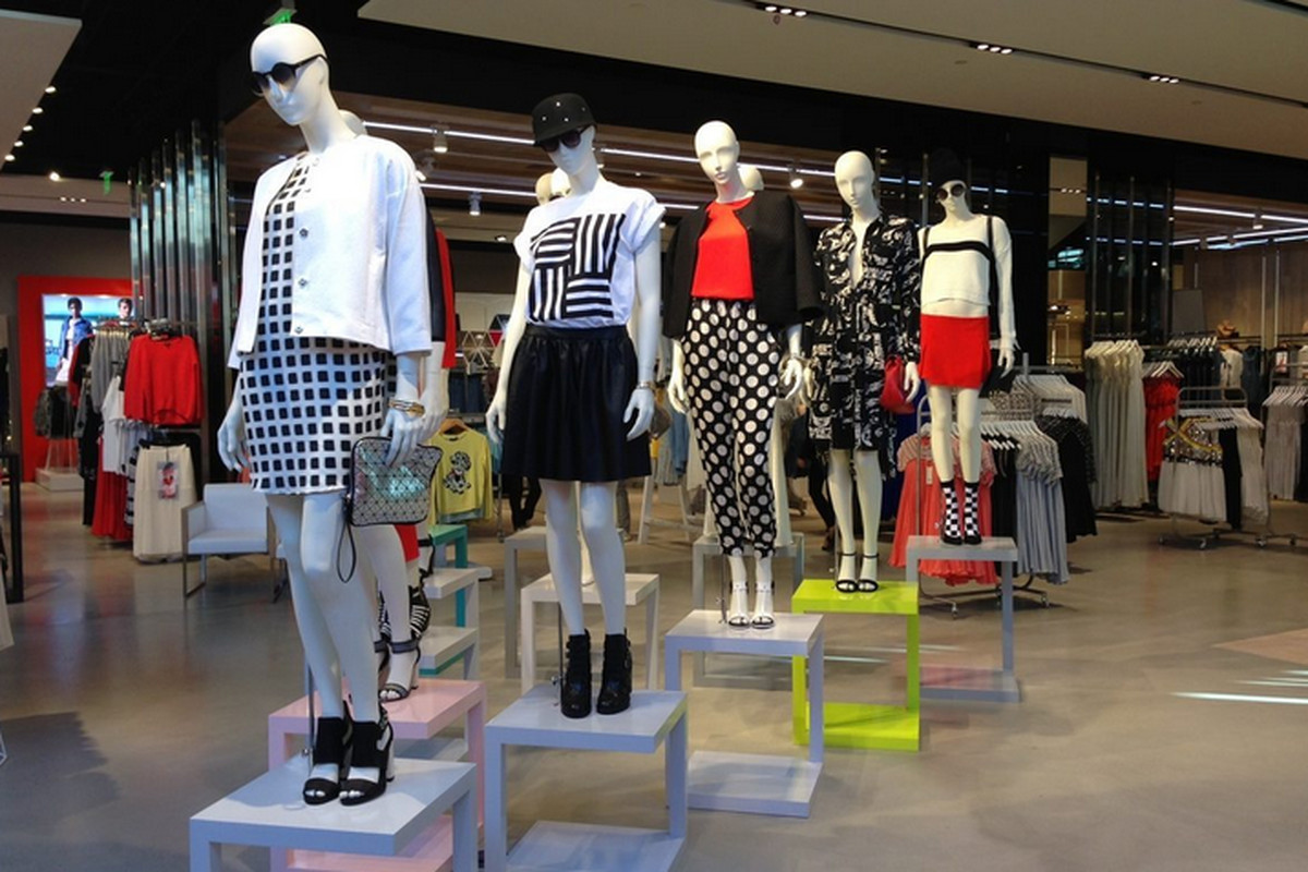 Topshop's new store in <a href="http://la.racked.com/archives/2013/02/12/topshops_la_flagship_is_spacious_and_fully_stocked.php">LA</a>