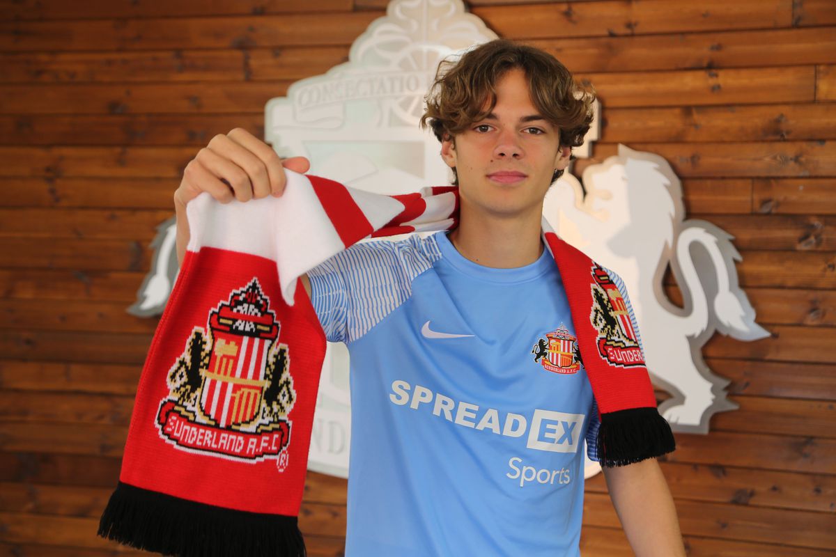 Edouard Michut Signs For Sunderland AFC