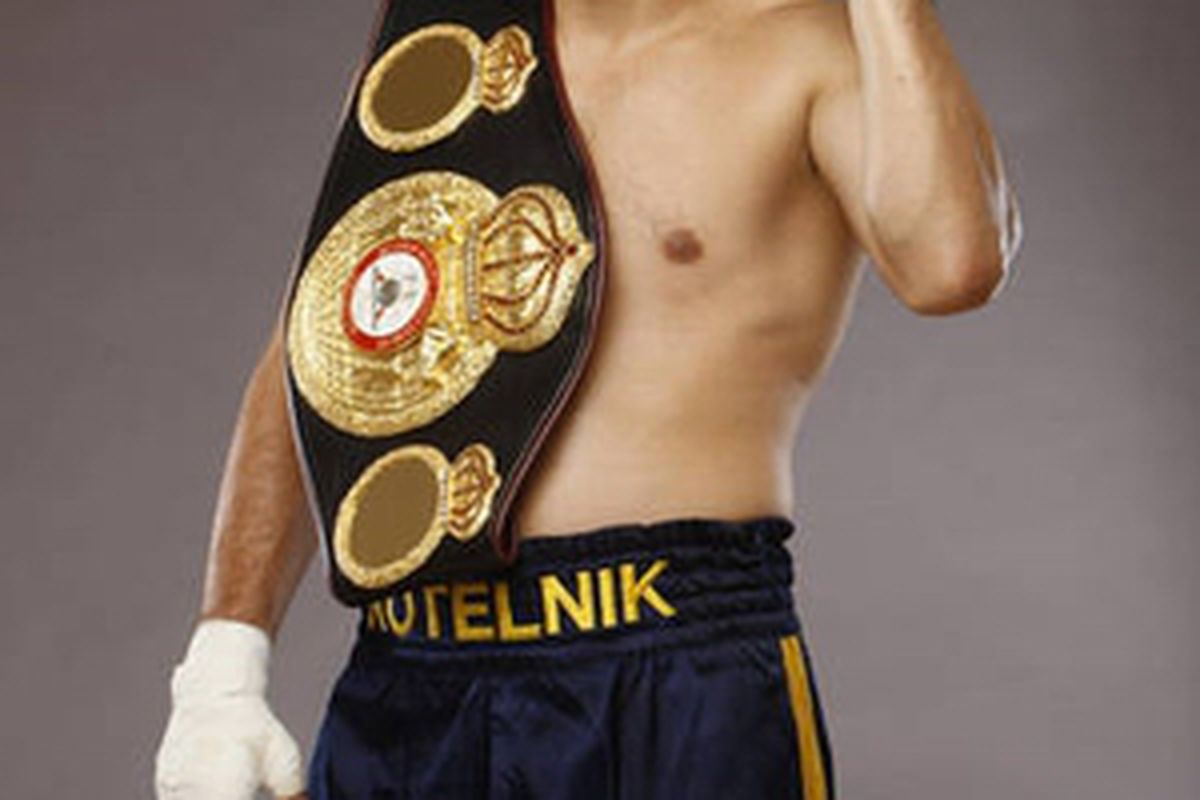 Former junior welterweight titleholder and Olympic silver medalist Andriy Kotelnik has announced his retirement from boxing.