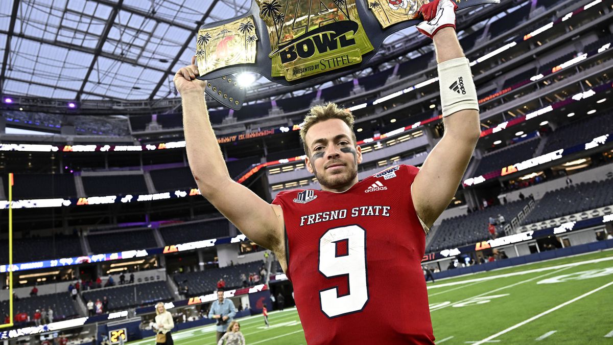 Fresno State Bulldogs defeated the Washington State Cougars 29-6 to win the Jimmy Kimmel LA Bowl.