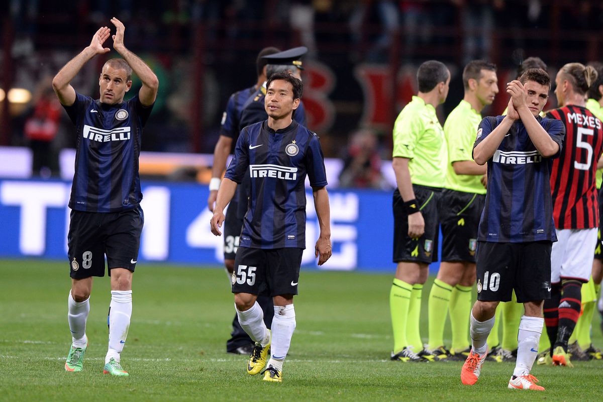Inter players thank the fans despite falling to city rivals.