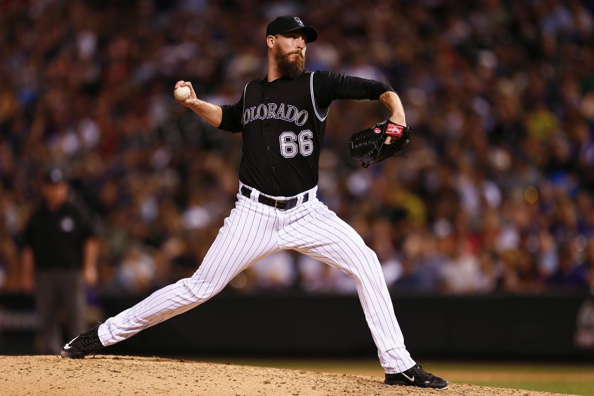 John Axford is one of many relievers who figure to be shopped on the trade market this week. Should the Nats be interested? 