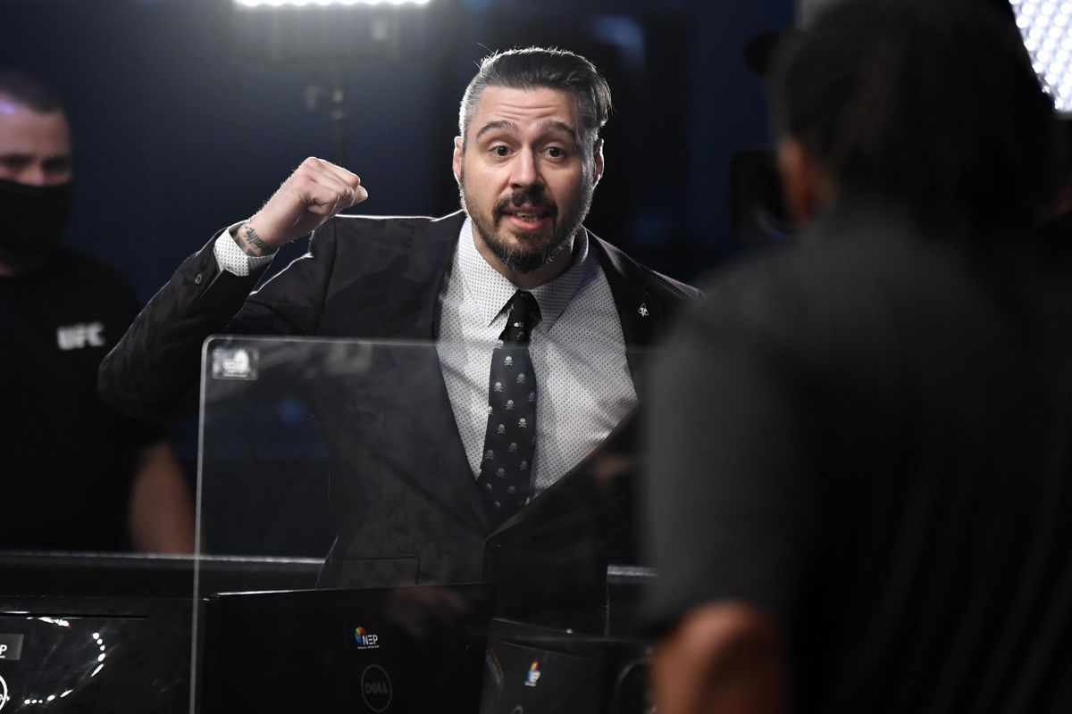 Former UFC title challenger Dan Hardy gets heated with Herb Dean at a Fight Island event in 2020.