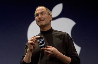 Steve Jobs 2007'de Apple iPhone'u tanıttı