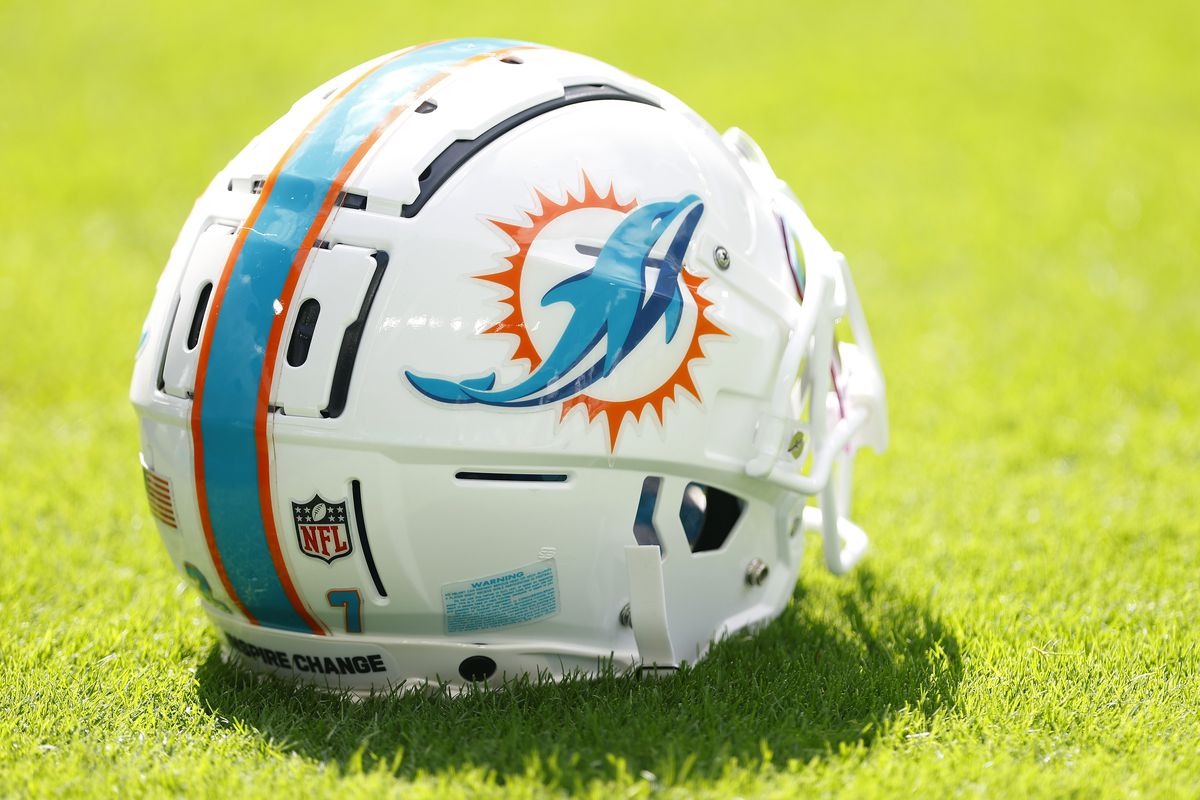 show me the miami dolphins football schedule