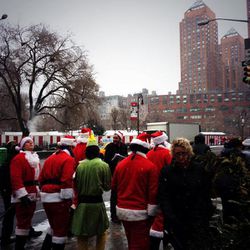 Santas near Union Square by <a href="https://twitter.com/dzogle/status/411880325468659712">@DZogle</a>.