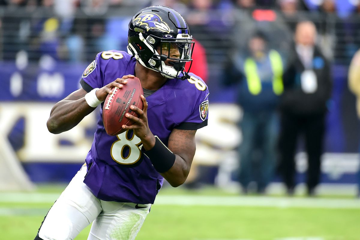 Baltimore Ravens quarterback Lamar Jackson looks to throw in the fourth quarter against the Houston Texans at M&amp;amp;T Bank Stadium.