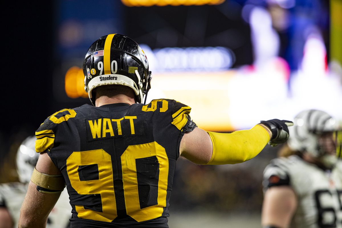 Pittsburgh Steelers linebacker T.J. Watt (90) looks on during the national football league game between the Cincinnati Bengals and the Pittsburgh Steelers on November 20, 2022 at Acrisure Stadium in Pittsburgh, PA.