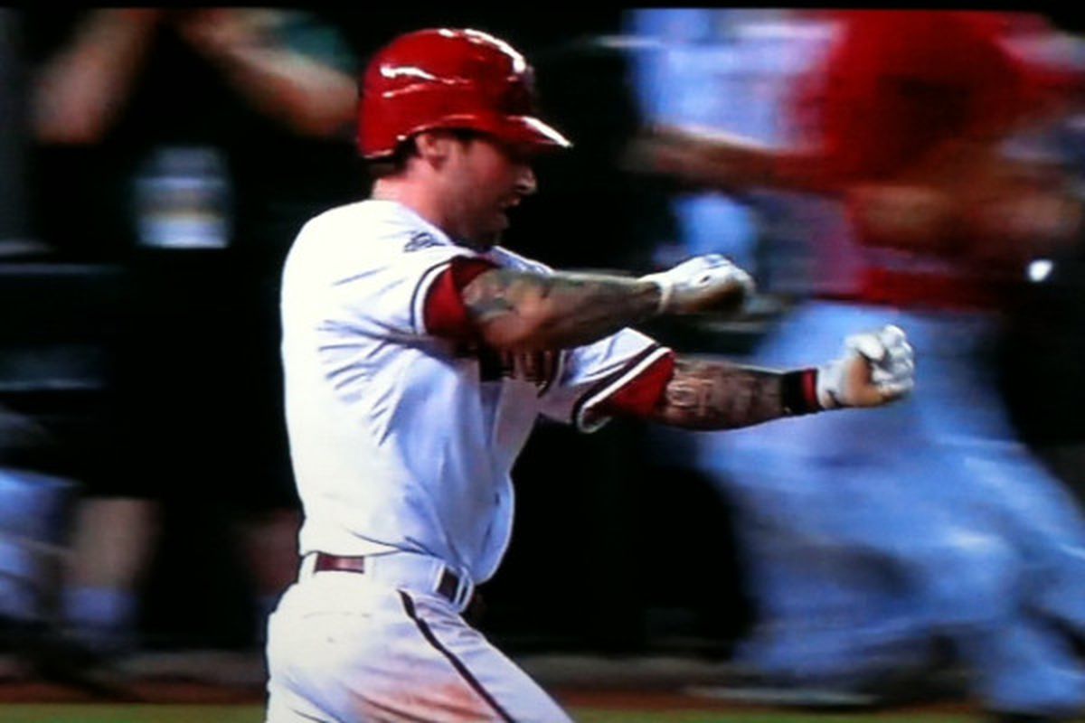 Ryan Roberts is getting 'Gibby with it... [pic by <a href="http://twitpic.com/6rqaty" target="new">Fox Sports Arizona</a>]