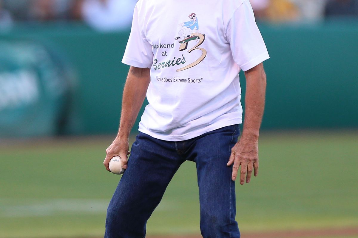 Actor Terry Kiser threw out the ceremonial first pitch, and then stuck around to retire the Red Sox in order in the 1st.