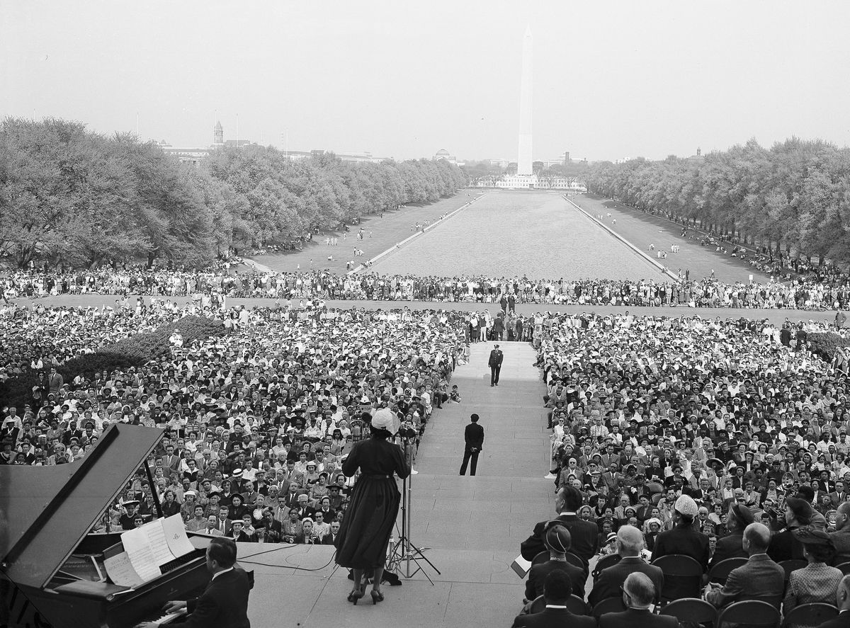Marian Anderson performs from the steps of the Lincoln Memorial in Washington on April 20, 1952.&nbsp;