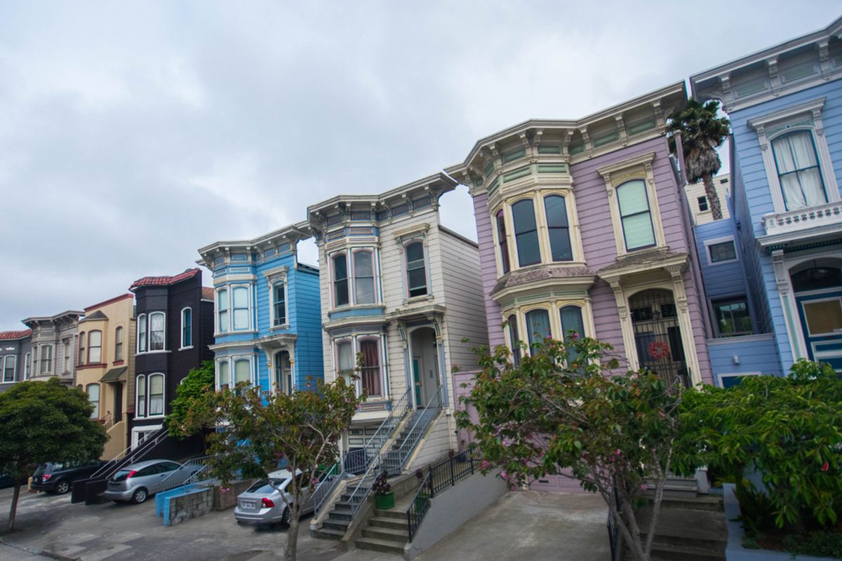 SF Victorians lined up on the street.