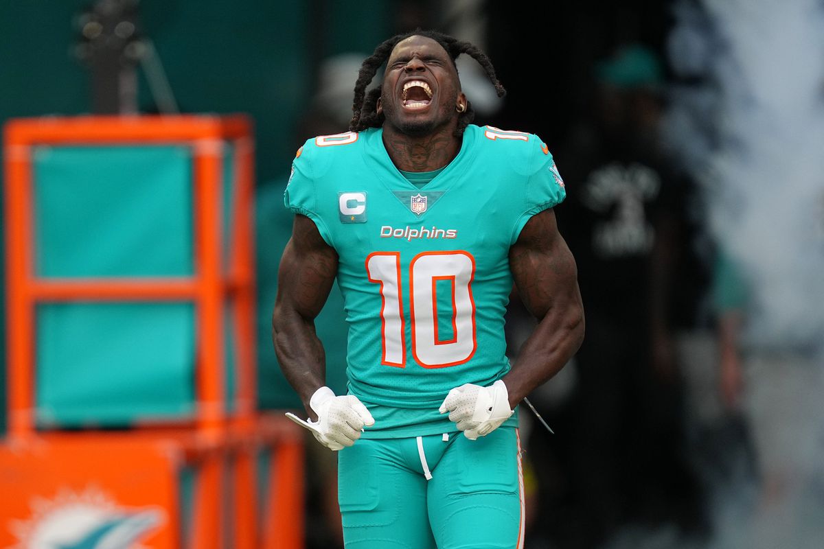 tyreek hill to the miami dolphins