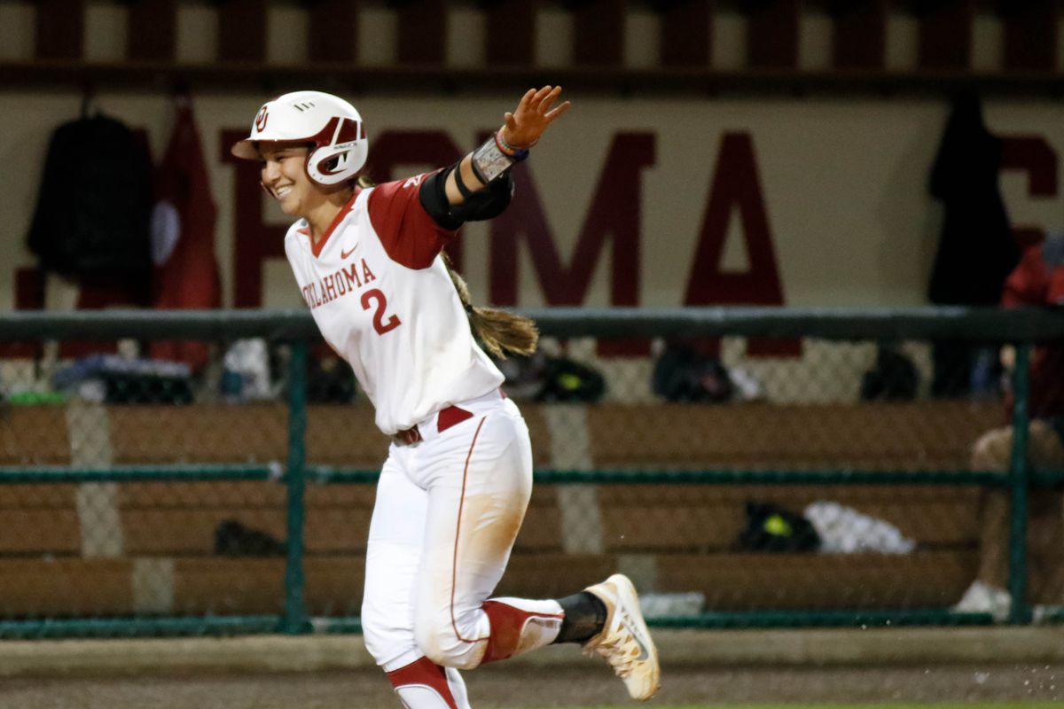 Sydney homers against ULL in the Norman Super Regional
