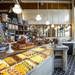 <a href="http://ny.eater.com/archives/2014/01/new_yorks_best_bakery.php">10 Awesome New Bakeries and Pastry Shops in NYC</a>