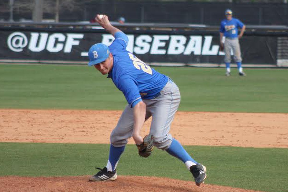 UCLA's Dave Berg got the win for the Bruins last night