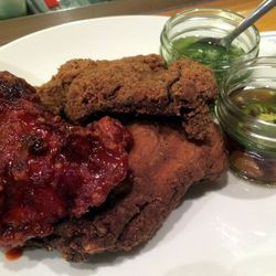 Korean and Southern Fried Chicken at Momofuku Noodle Bar by <a href="https://www.flickr.com/photos/37619222@N04/14984595036/in/pool-eater/">The Food Doc