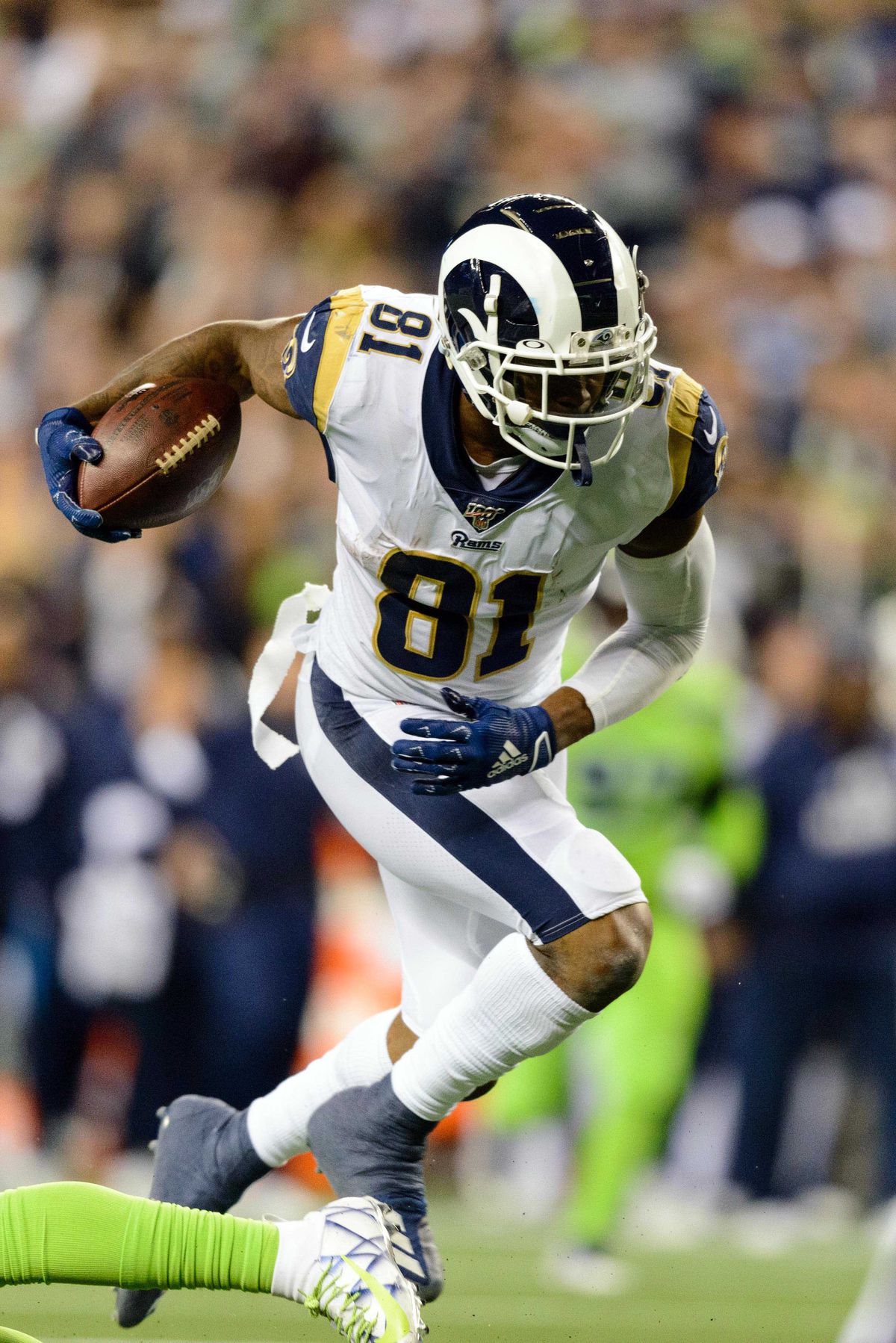 Los Angeles Rams TE Gerald Everett runs after a catch against the Seattle Seahawks in Week 5, Oct. 3, 2019.